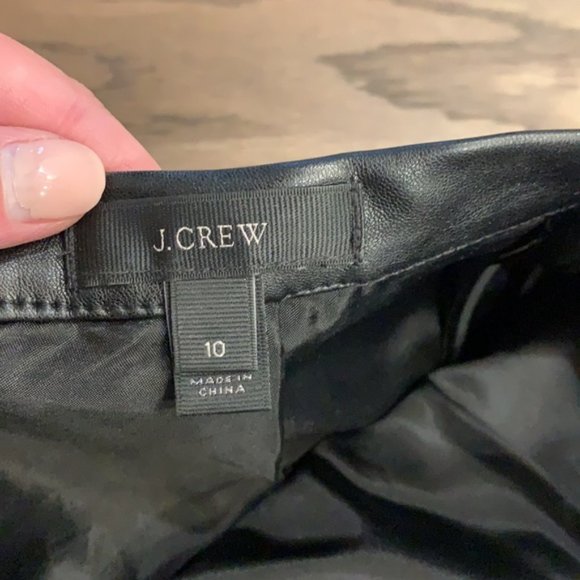 **SOLD** J. Crew faux leather skirt - Size 10 - Picture 4 of 8